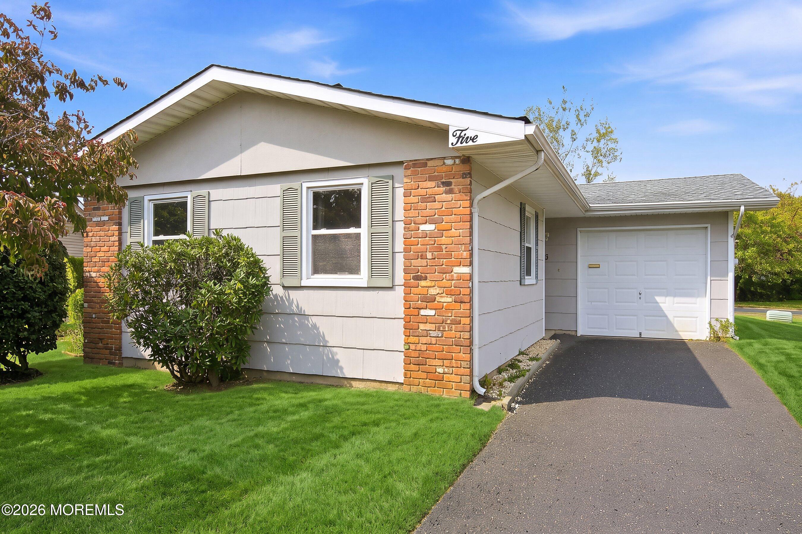 5 Thomas Court Brick NJ 08724