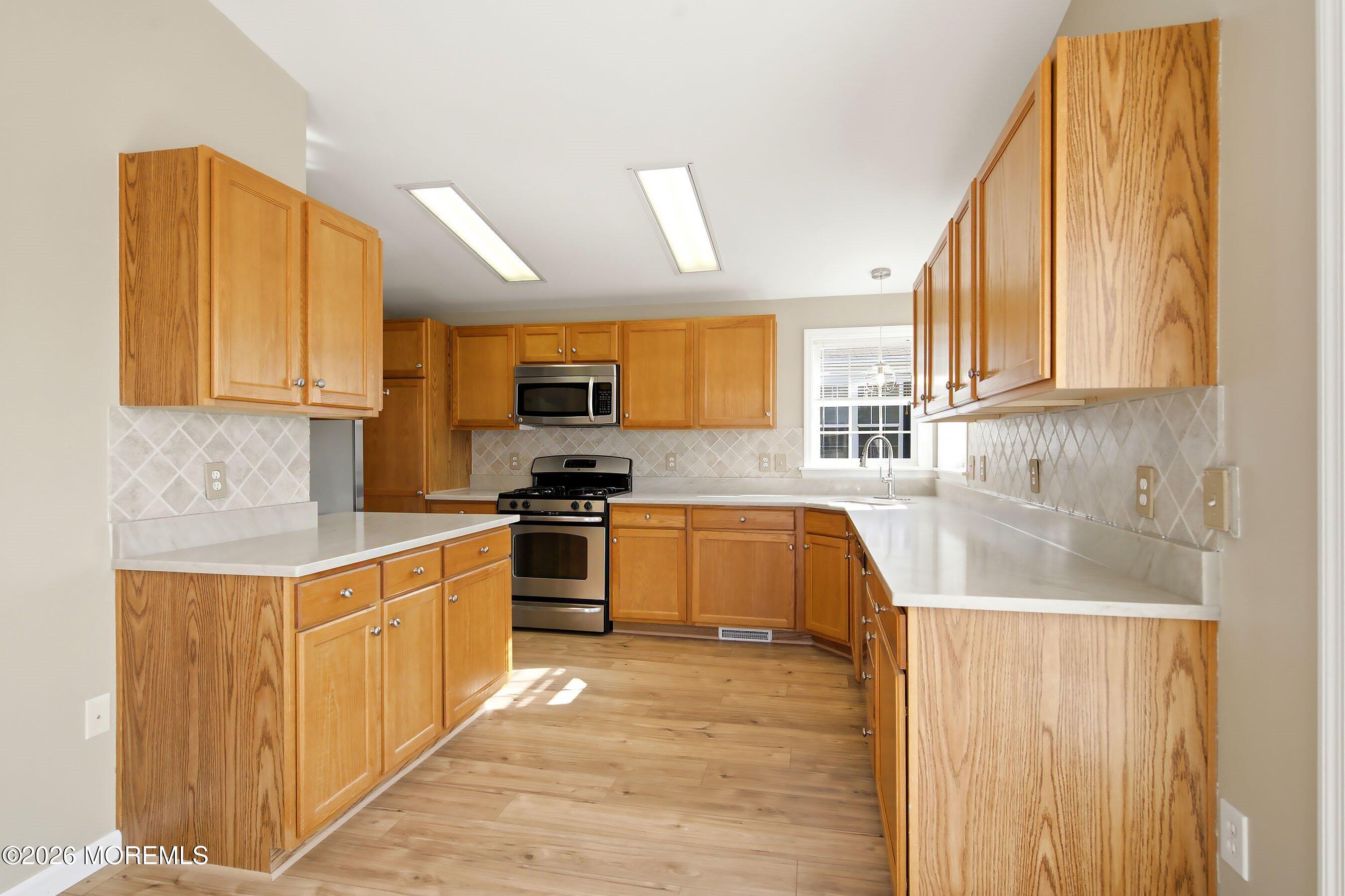 99 Oak Ridge Lane Manahawkin NJ 08050