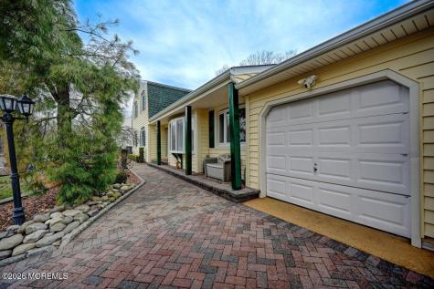 6 Meadowbrook Drive Howell NJ 07731