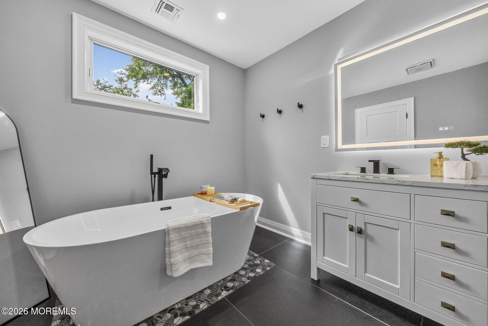 284 Middle Road Holmdel NJ 07733