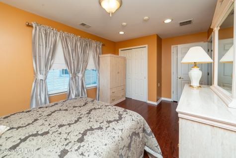 18 Chesapeake Drive Holmdel NJ 07733
