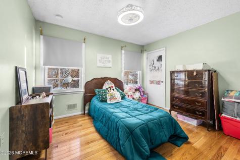 28 Standish Drive Howell NJ 07731
