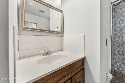 28 Standish Drive Howell NJ 07731