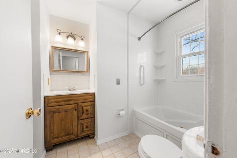 28 Standish Drive Howell NJ 07731