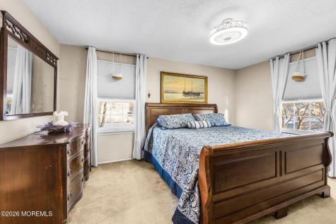 28 Standish Drive Howell NJ 07731
