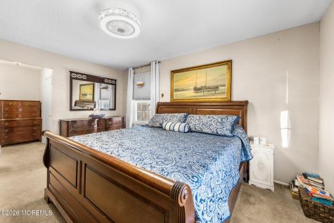 28 Standish Drive Howell NJ 07731