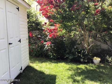 28 Standish Drive Howell NJ 07731