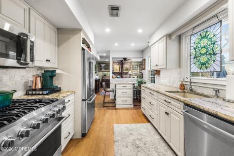 28 Standish Drive Howell NJ 07731