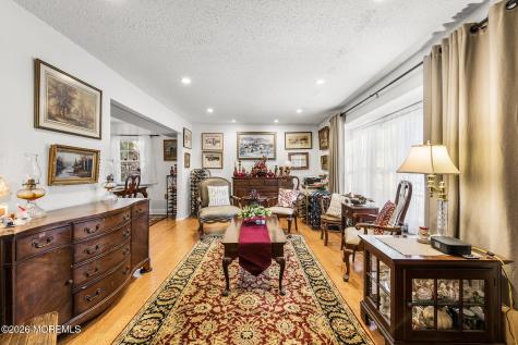 28 Standish Drive Howell NJ 07731
