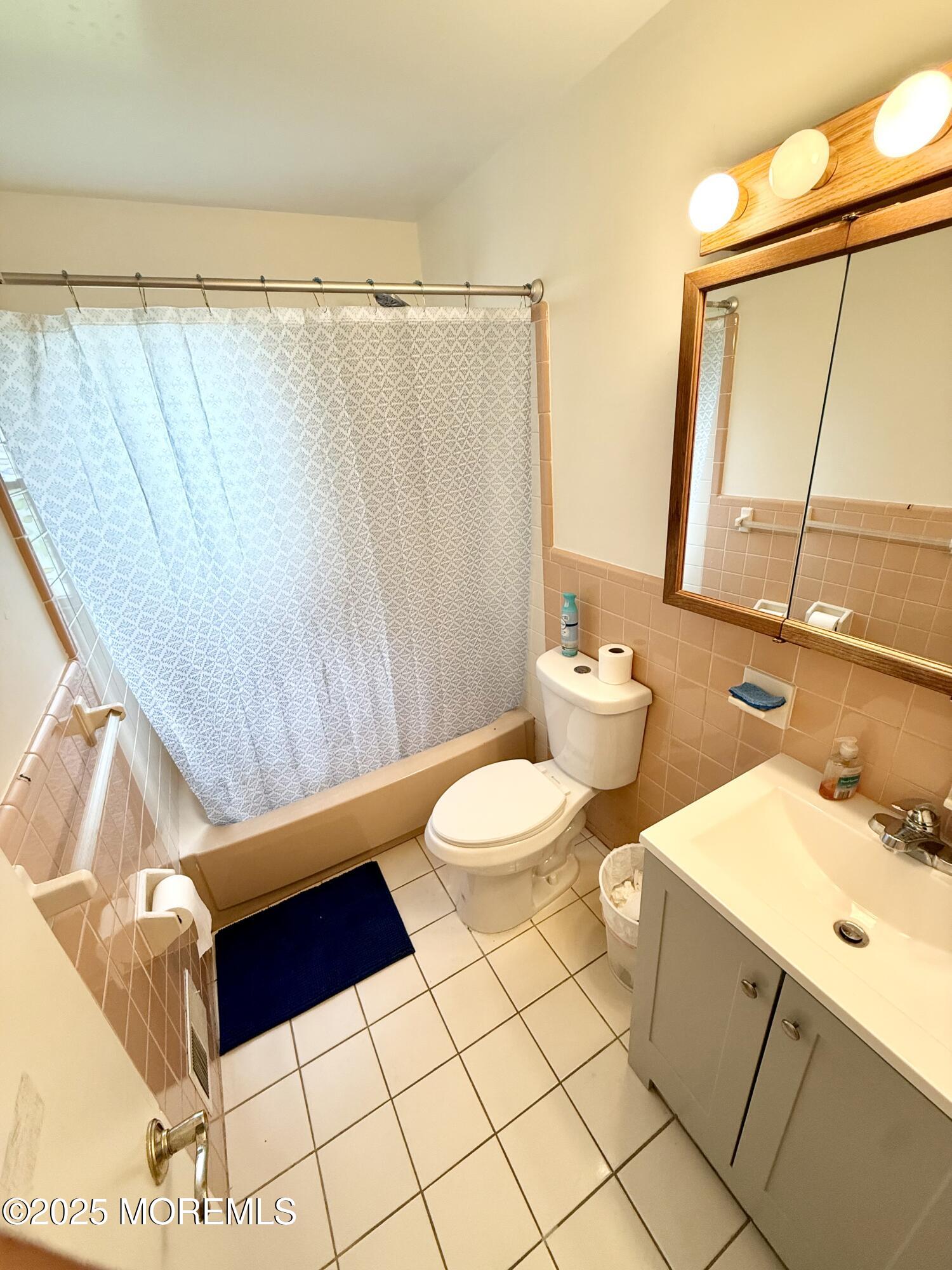 25 Lawrence Place Freehold NJ 07728