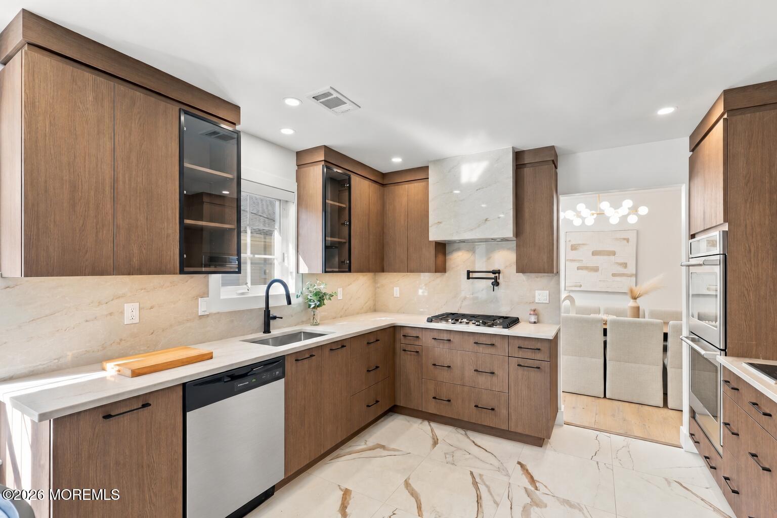 6 Round Valley Court Lakewood NJ 08701