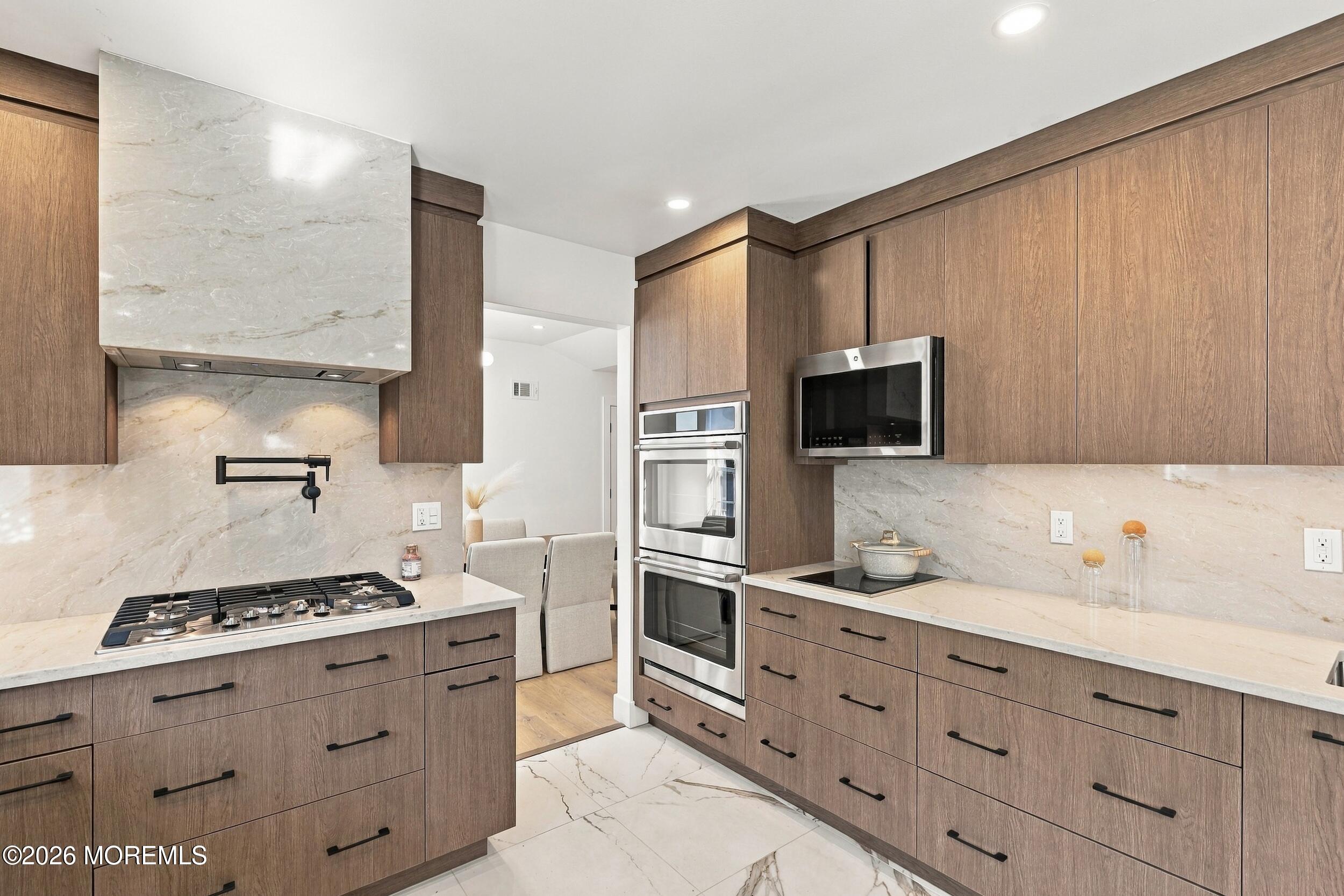 6 Round Valley Court Lakewood NJ 08701