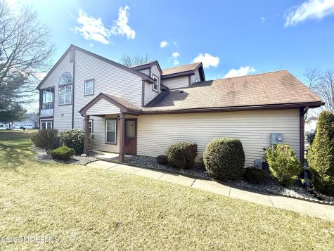 8D Ingram Drive Monroe NJ 08831