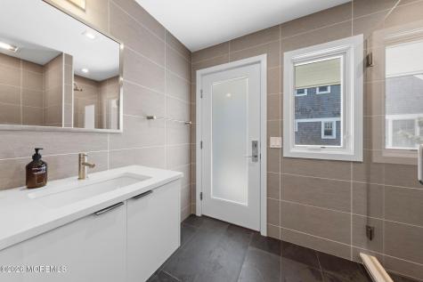 1433 Ocean Avenue Mantoloking NJ 08738