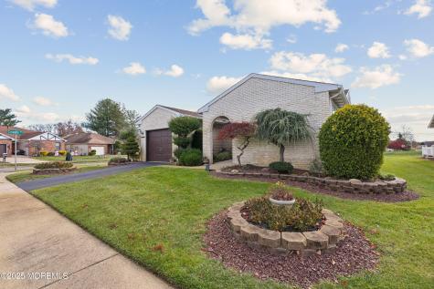 1 Suffolk Way Marlboro NJ 07746
