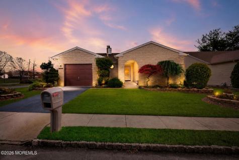 1 Suffolk Way Marlboro NJ 07746