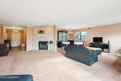 1 Suffolk Way Marlboro NJ 07746