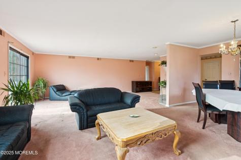 1 Suffolk Way Marlboro NJ 07746