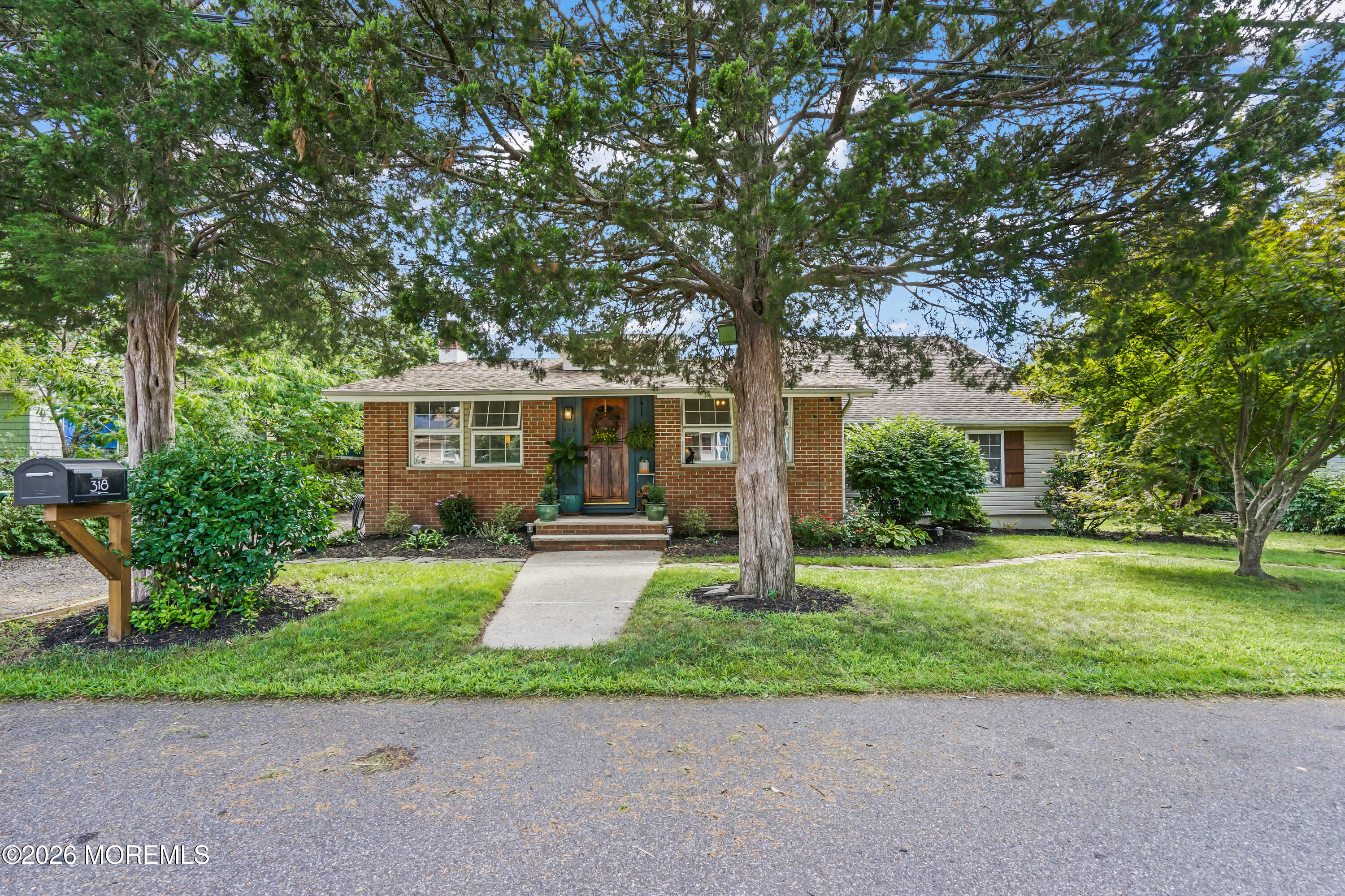 318 Capstan Avenue Beachwood NJ 08722