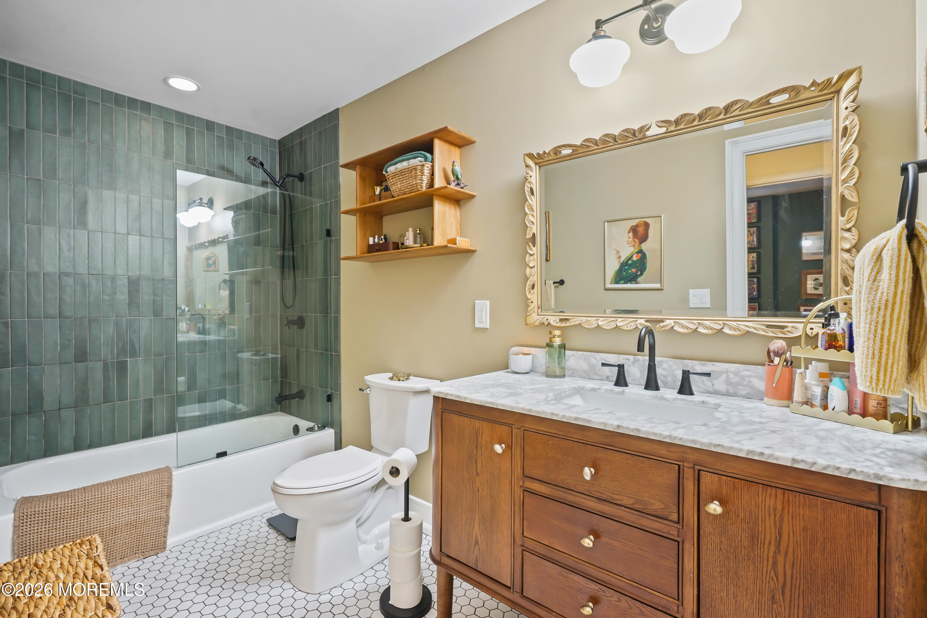 318 Capstan Avenue Beachwood NJ 08722