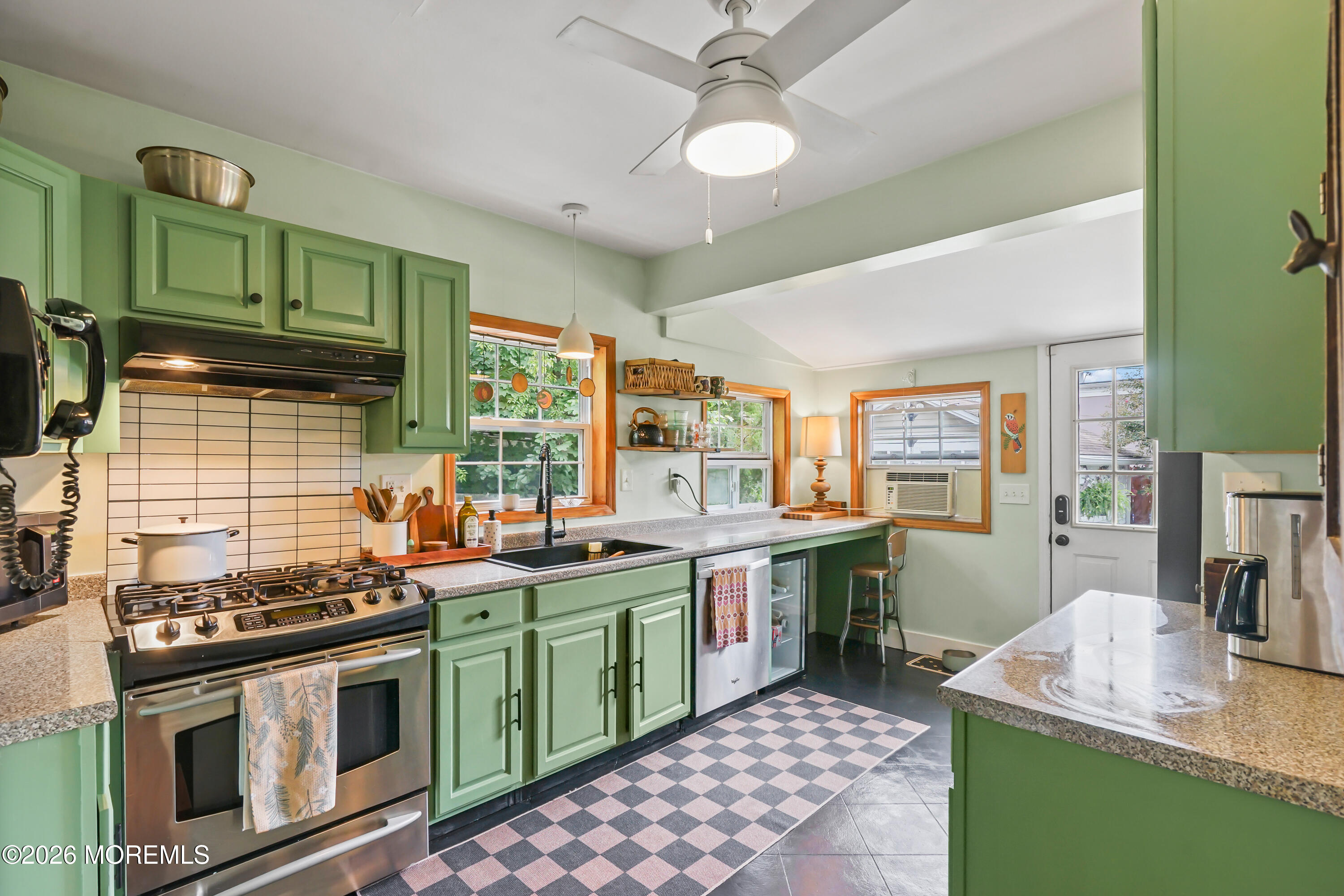 318 Capstan Avenue Beachwood NJ 08722