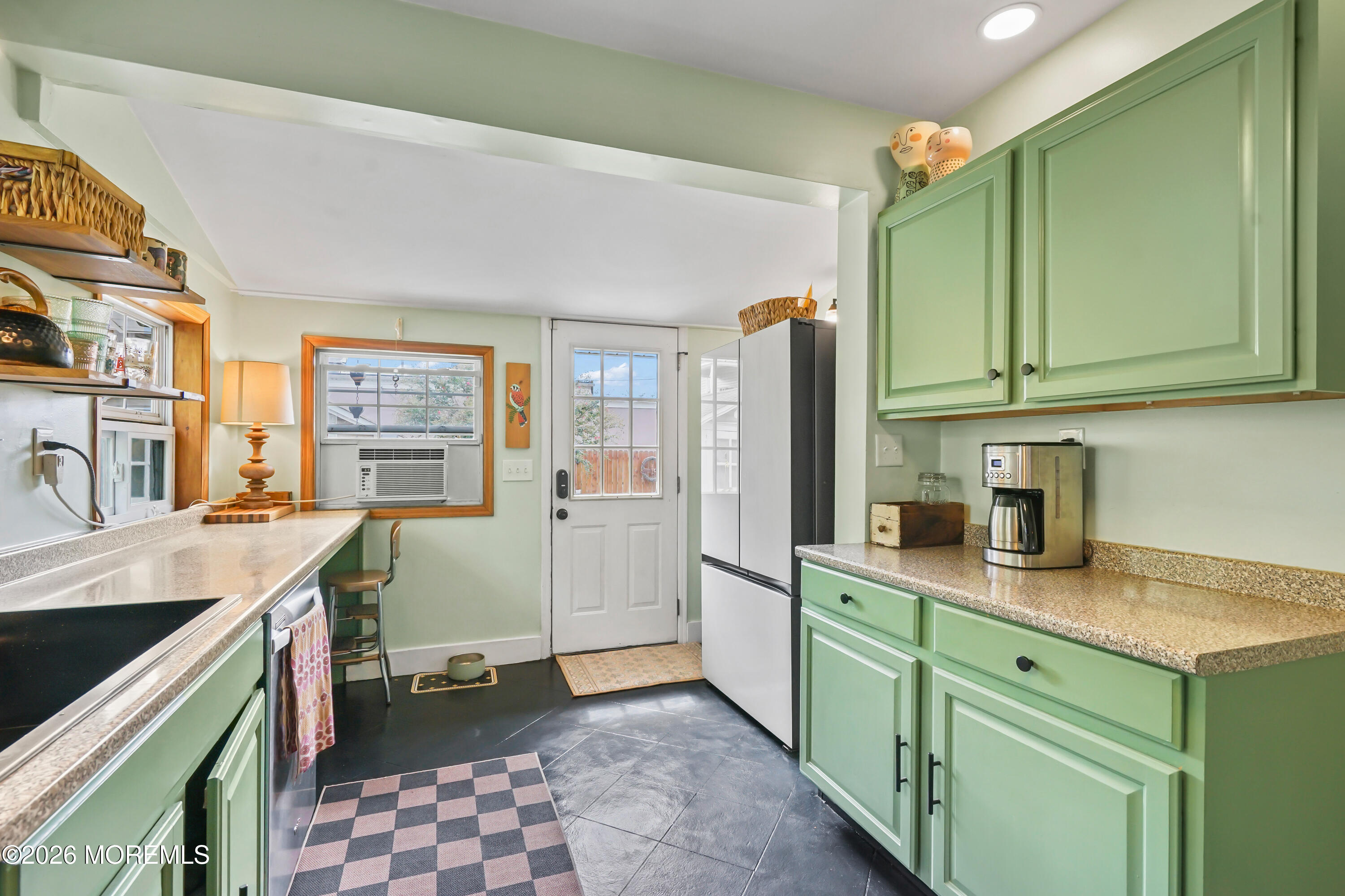 318 Capstan Avenue Beachwood NJ 08722