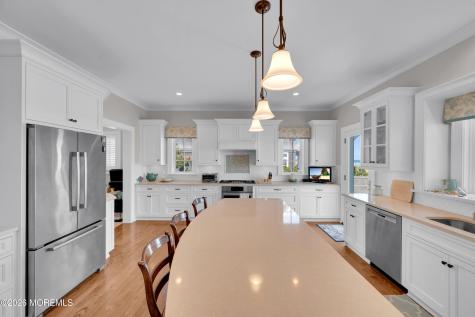 1087 Ocean Avenue Mantoloking NJ 08738