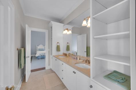 1087 Ocean Avenue Mantoloking NJ 08738