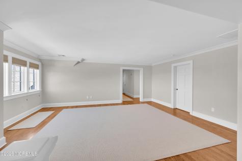 1087 Ocean Avenue Mantoloking NJ 08738