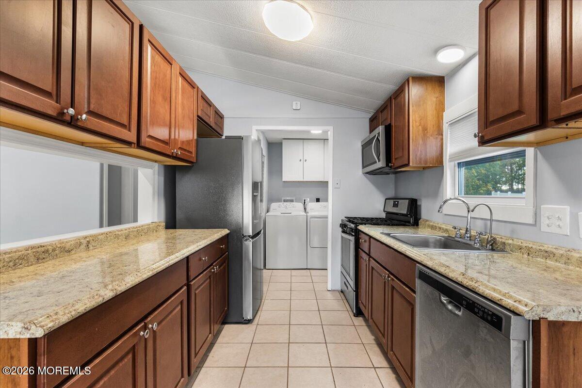 72 Deer Way Englishtown NJ 07726