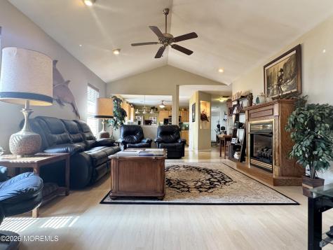 27 Rosewood Drive Lakewood NJ 08701