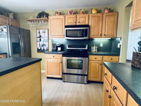 27 Rosewood Drive Lakewood NJ 08701