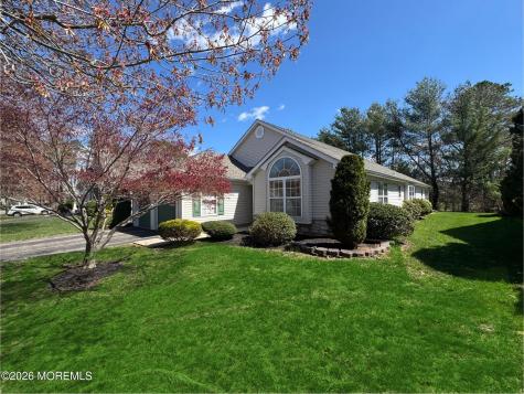27 Rosewood Drive Lakewood NJ 08701