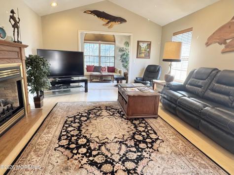 27 Rosewood Drive Lakewood NJ 08701