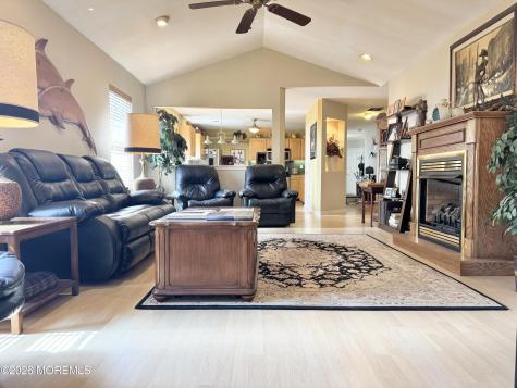 27 Rosewood Drive Lakewood NJ 08701