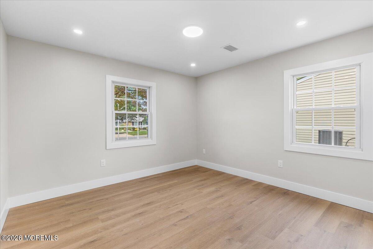 28 Fayette Lane Matawan NJ 07747