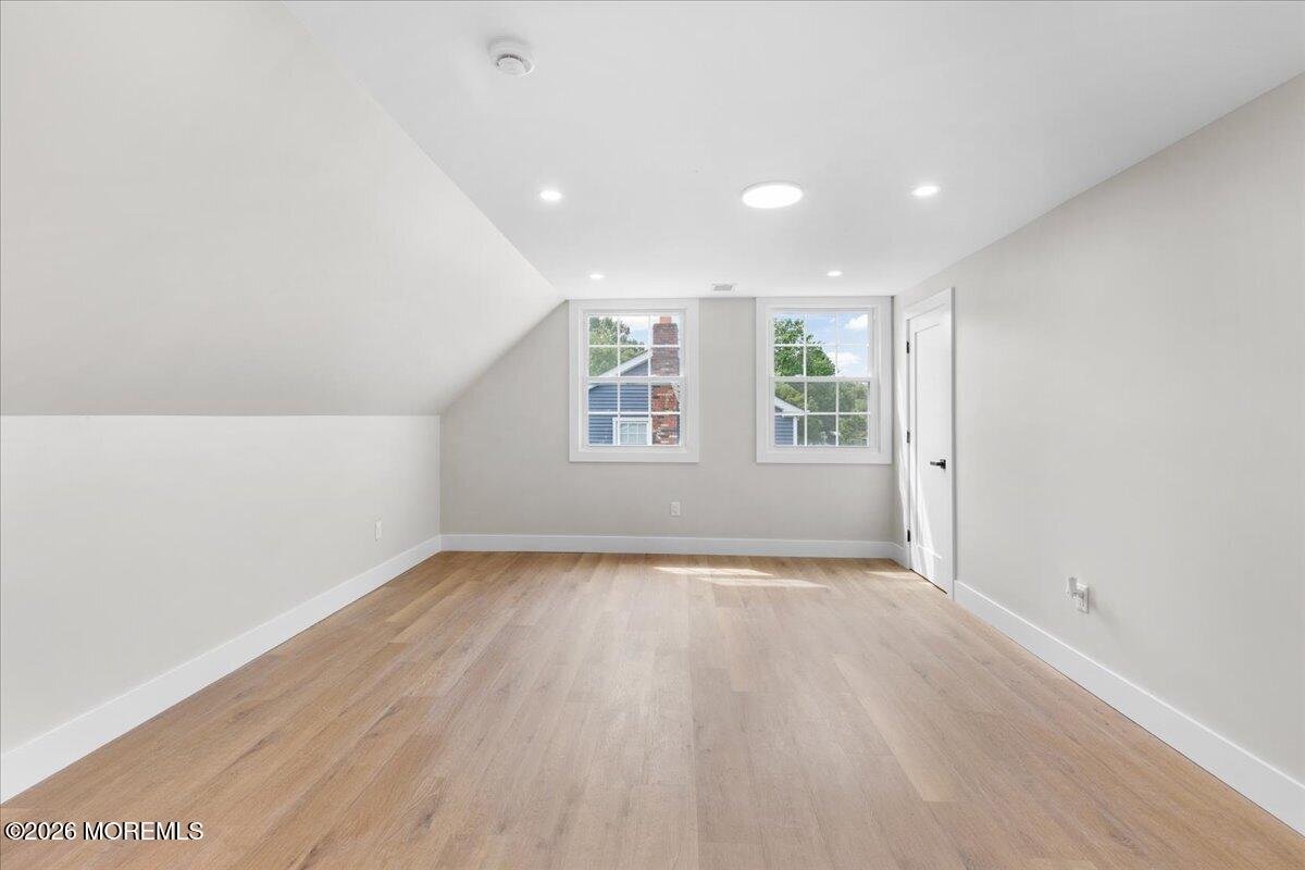 28 Fayette Lane Matawan NJ 07747