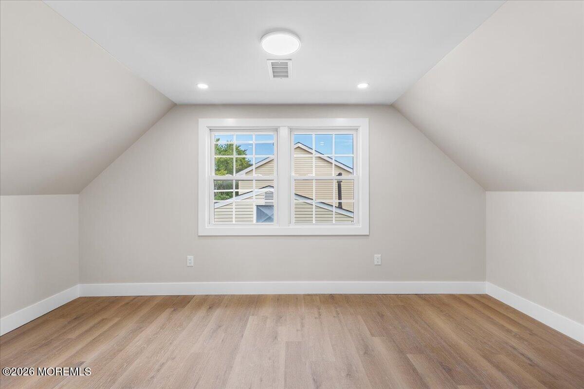 28 Fayette Lane Matawan NJ 07747