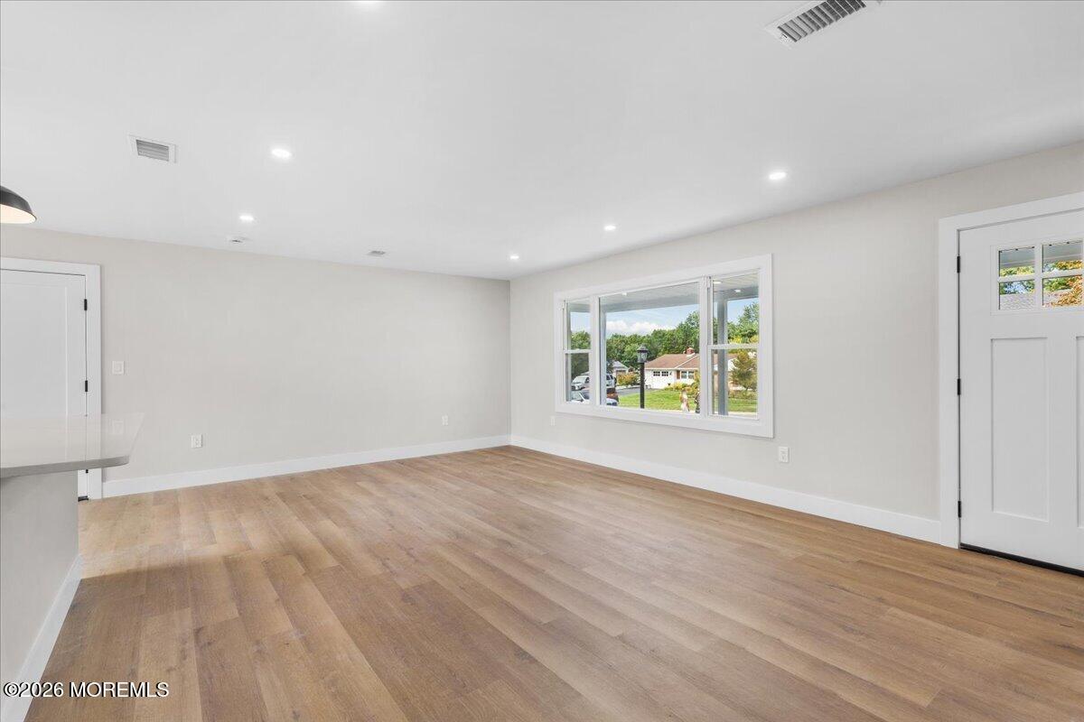 28 Fayette Lane Matawan NJ 07747