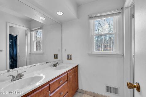 14 Pepperridge Road Howell NJ 07731