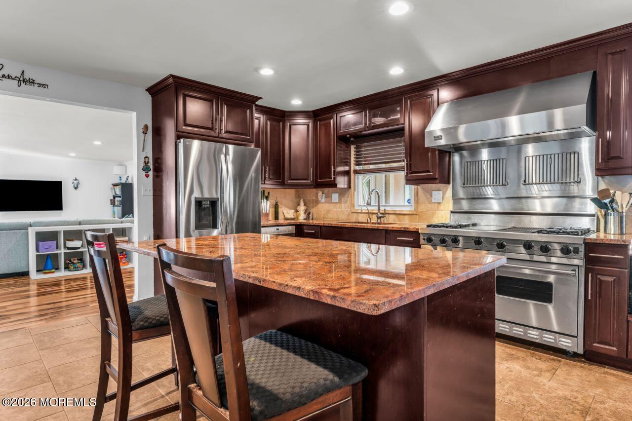 3 Woodford Lane Manalapan NJ 07726
