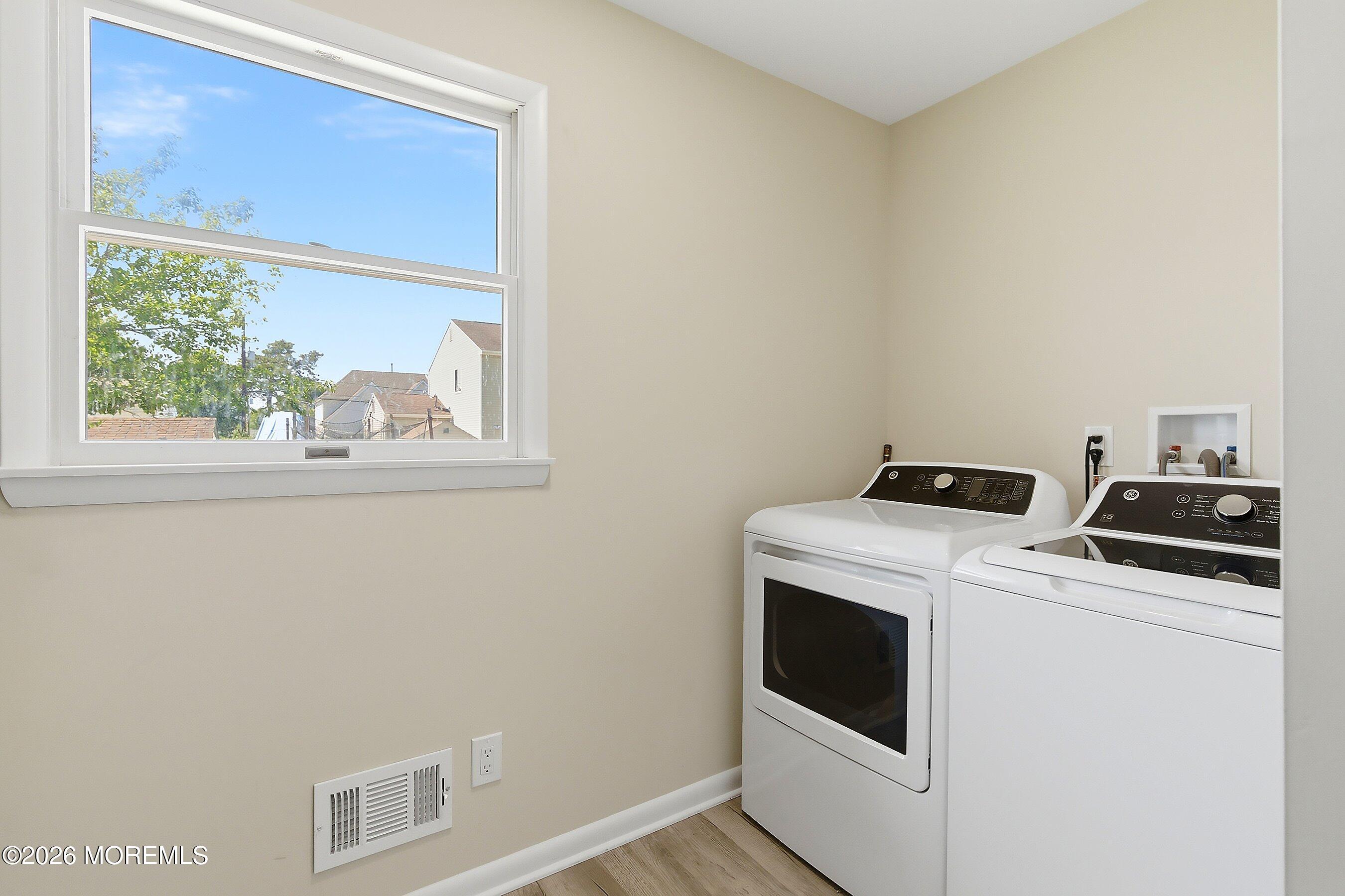 1548 Longboat Avenue Beachwood NJ 08722