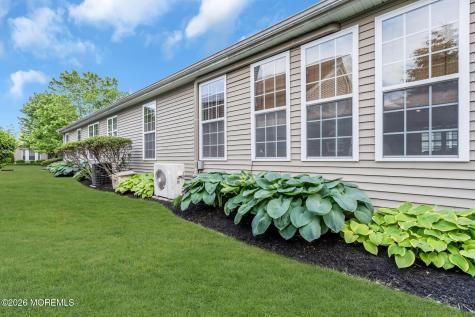 442 Monticello Lane Lakewood NJ 08701