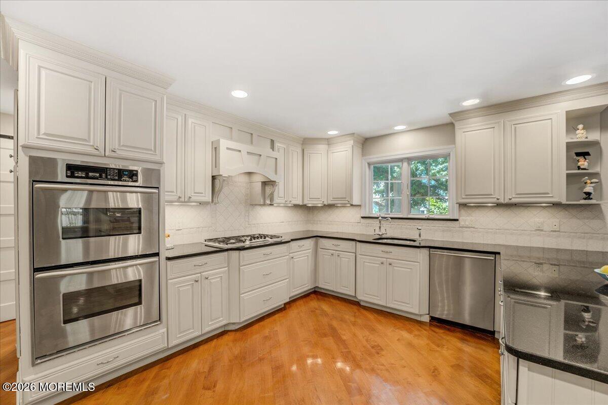 5 Trotter Terrace Belford NJ 07718