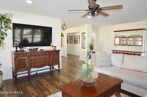 29 Saint Paul Place Manchester NJ 08759