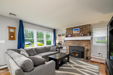 7 Boxwood Terrace Toms River NJ 08755