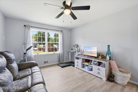 961 Buccaneer Lane Manahawkin NJ 08050