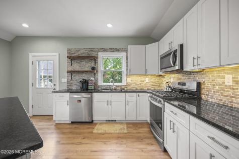 156 Myrtle Avenue Belford NJ 07718