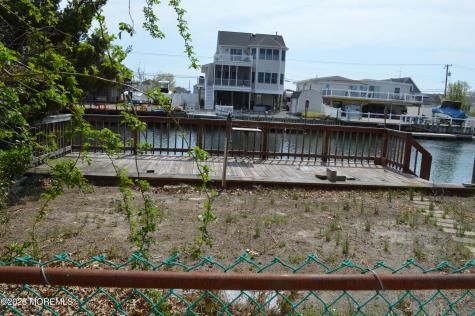 22 N Captains Drive Little Egg Harbor NJ 08087