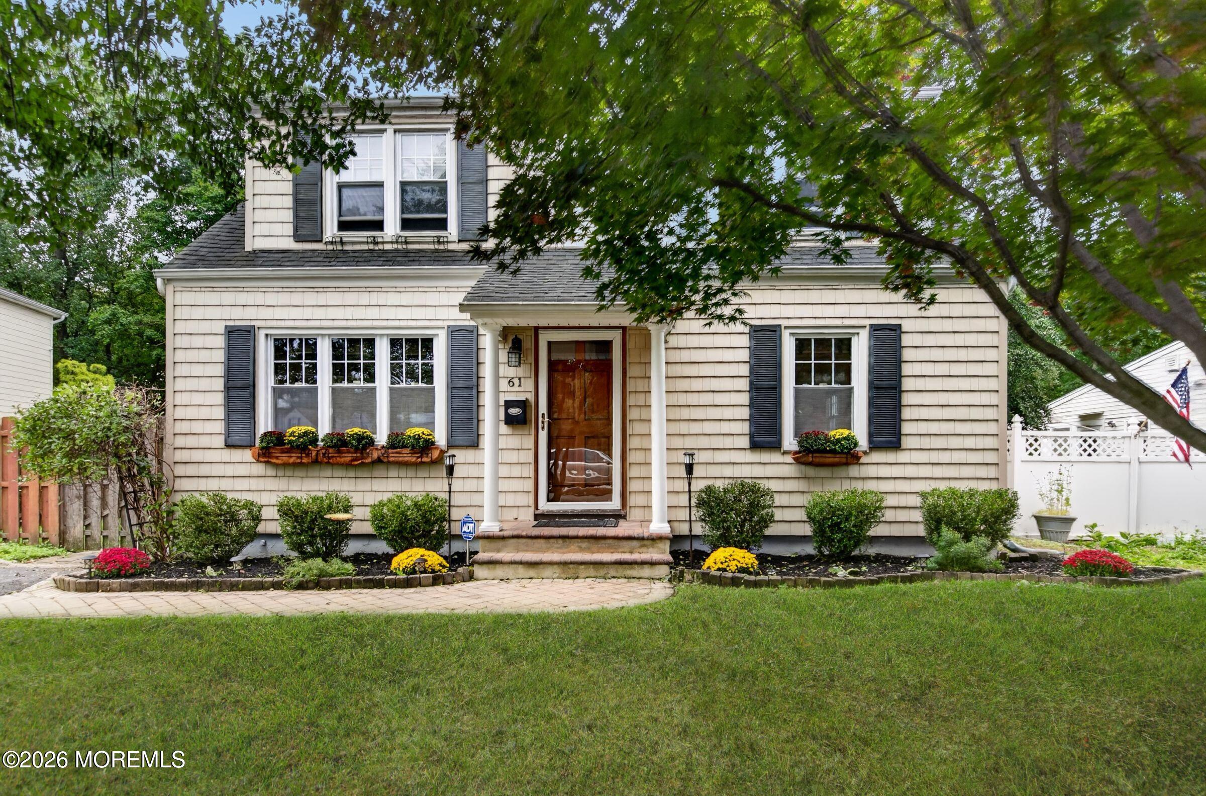 61 Alameda Court Shrewsbury Boro NJ 07702